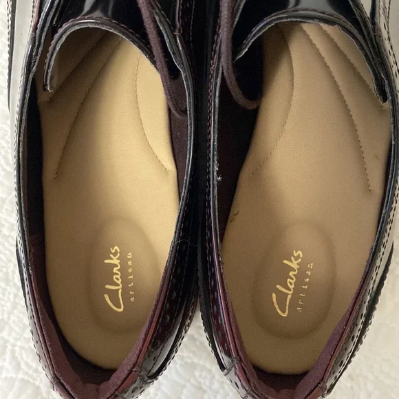 Ladies’ Oxfords by Clarks - Picture 8 of 14